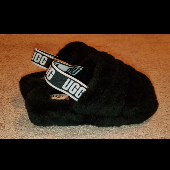 UGG Shoes - UGGS Fluffy Yeah Slide in black